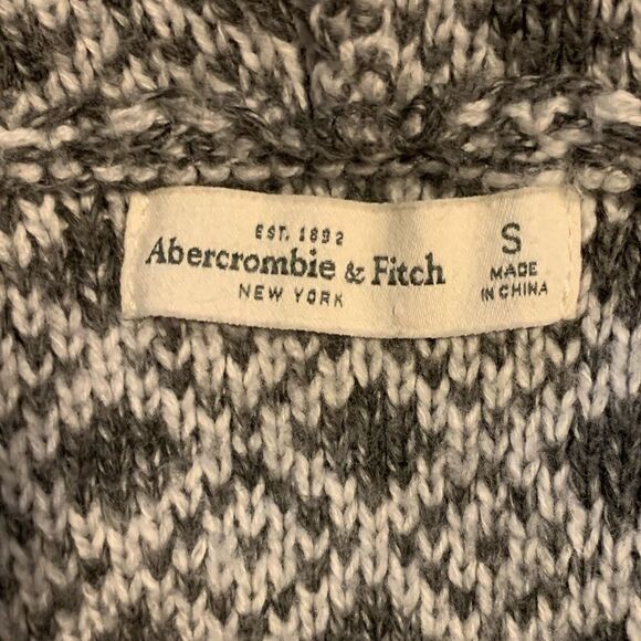 Abercrombie & Fitch hooded cardigan. Size small - Picture 3 of 10